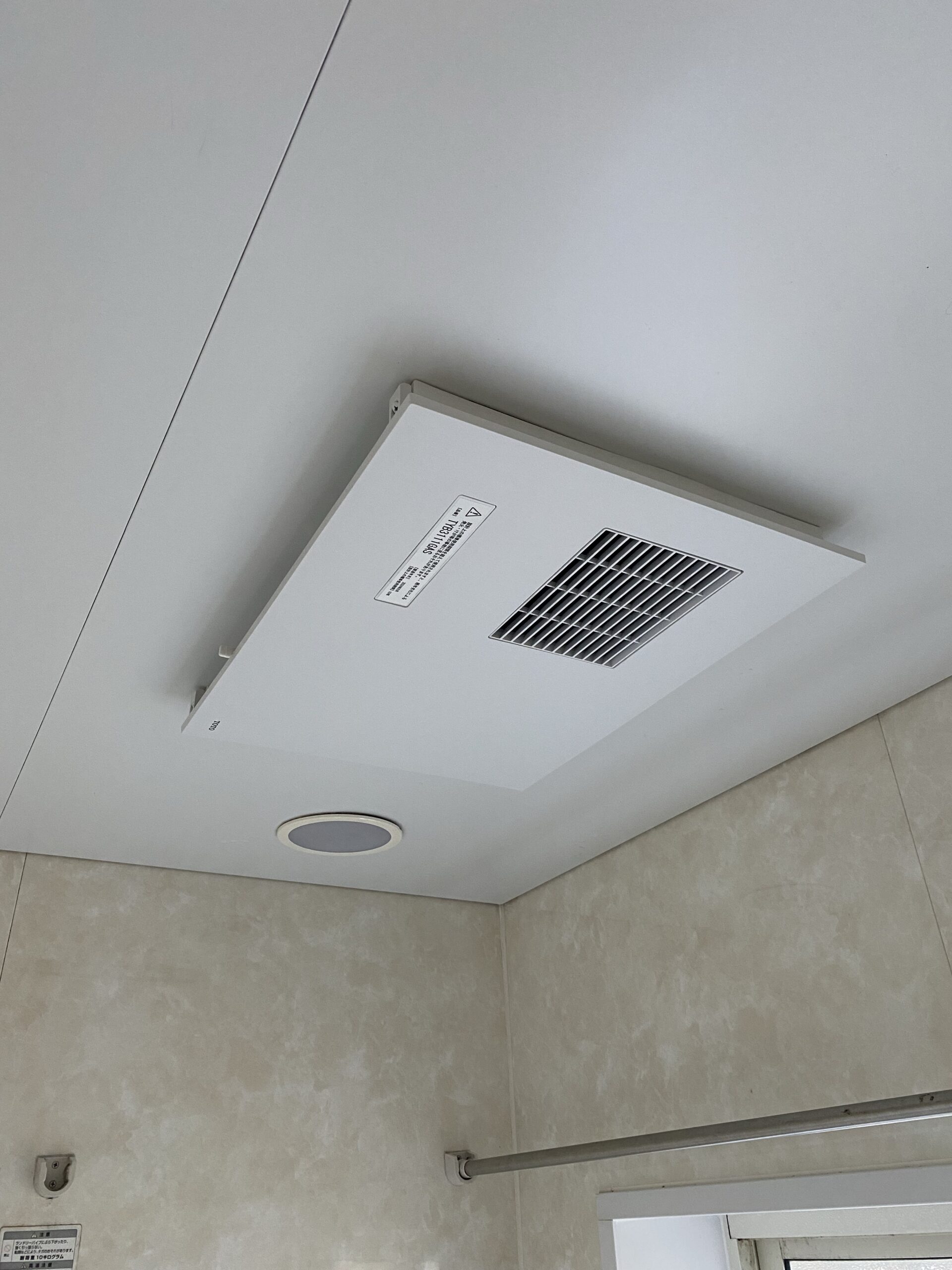 日高市女影 浴室換気暖房乾燥機 16万2千円(工事費込・税込)