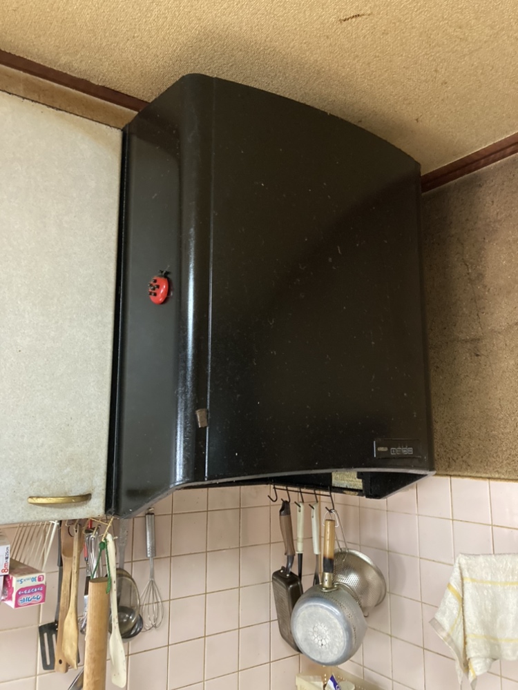 鳩山町小用　レンジフード取付工事　14万3千円（工事費込・税込）