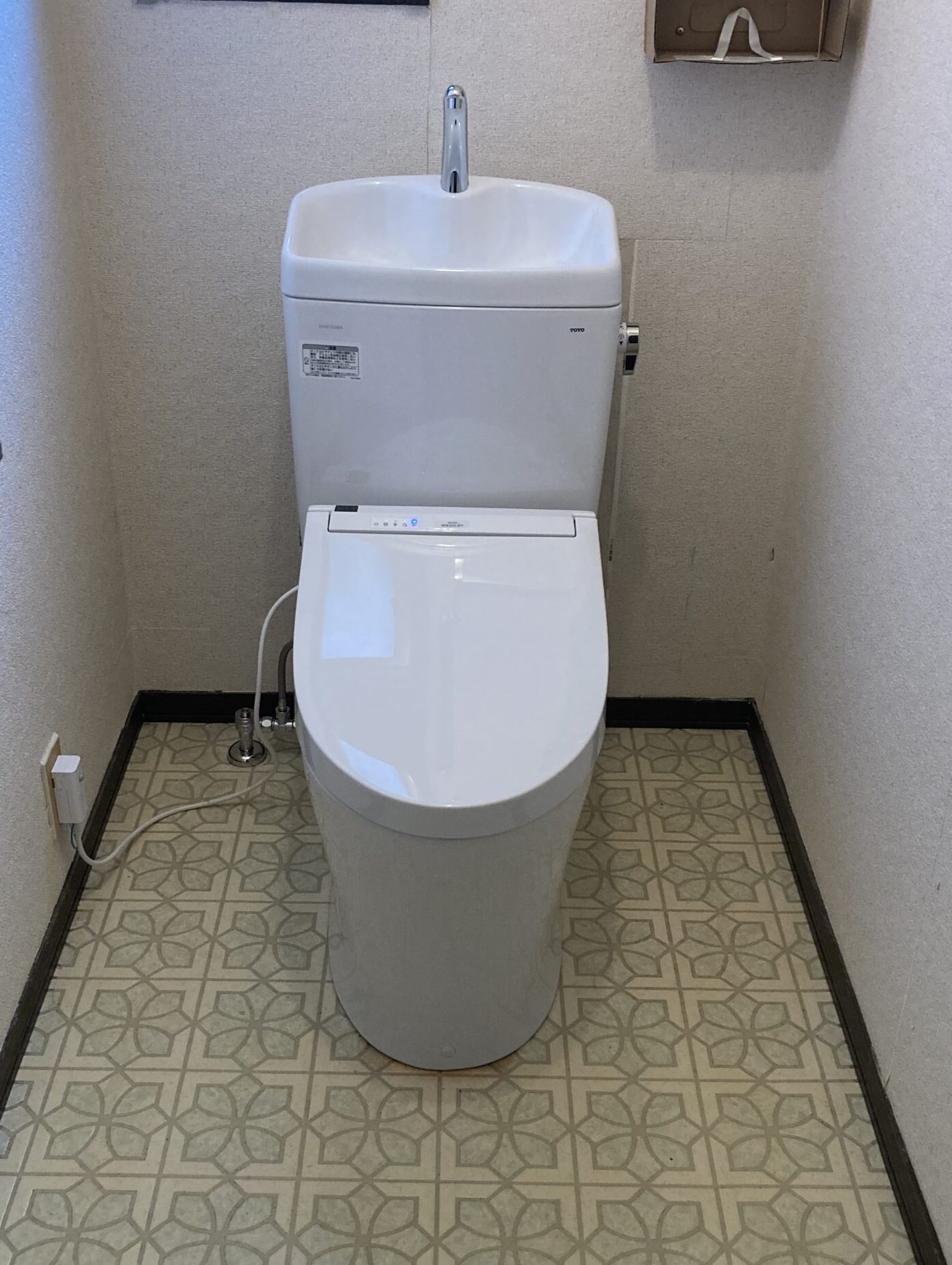 日高市旭ヶ丘 トイレリフォーム 21万5千円(工事費込・税込)