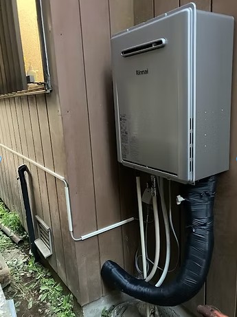 日高市高萩 給湯器交換 31万9千円(工事費込・税込)