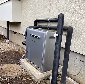 日高市高萩　給湯器交換　20万3千円（工事費込・税込）