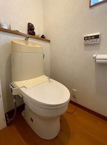 日高市四本木 トイレリフォーム 17万3千円(工事費込・税込)
