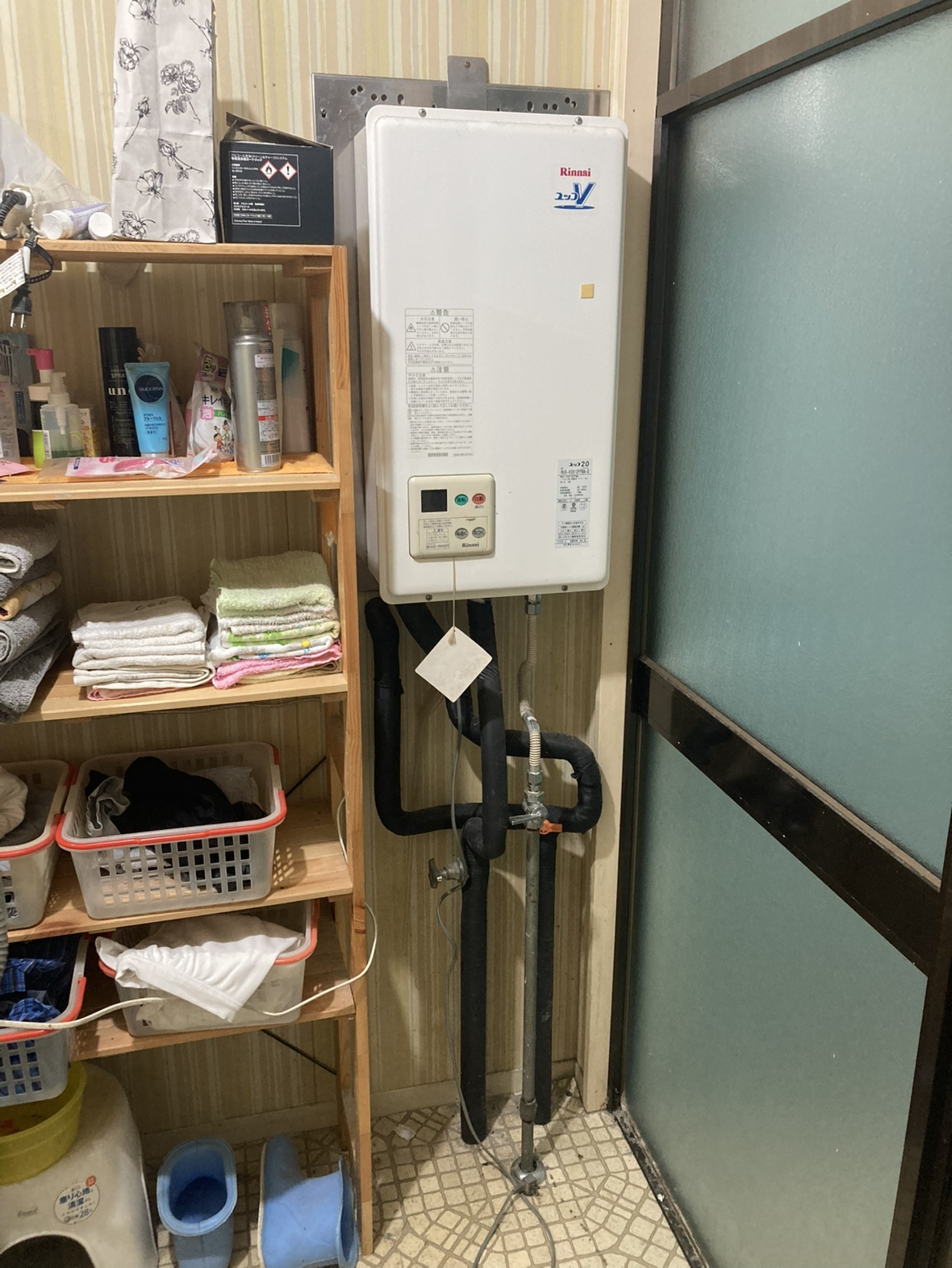 鳩山町熊井　給湯器交換　17万円（工事費込・税込）