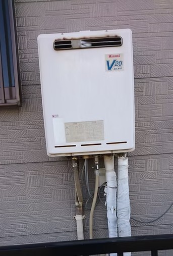 日高市女影　給湯器交換　24万9千円（工事費込・税込）