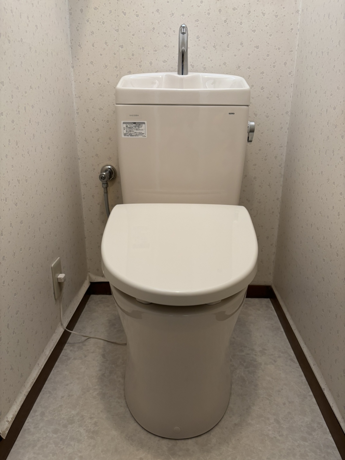 飯能市川寺　トイレリフォーム・床張替　16万円（工事費込・税込）