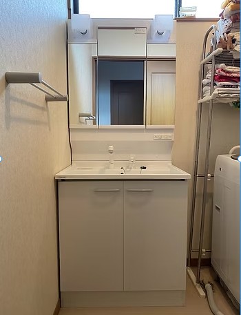 鶴ヶ島市新町　洗面化粧台交換　14万5千円（工事費込・税込）