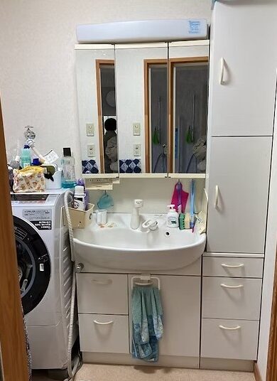 日高市横手　洗面化粧台交換　17万2千円（工事費込・税込）