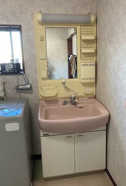 日高市中沢　洗面化粧台交換　8万8千円（工事費込・税込）