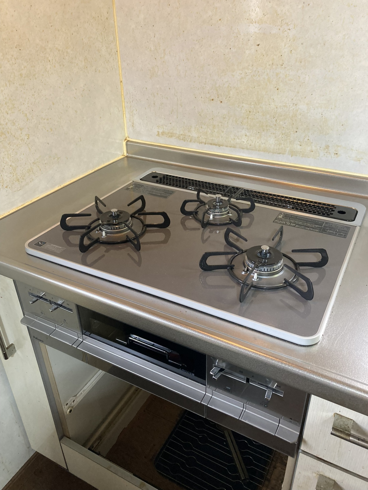 日高市中沢　ビルトインコンロ交換　8万3千円（工事費込・税込）