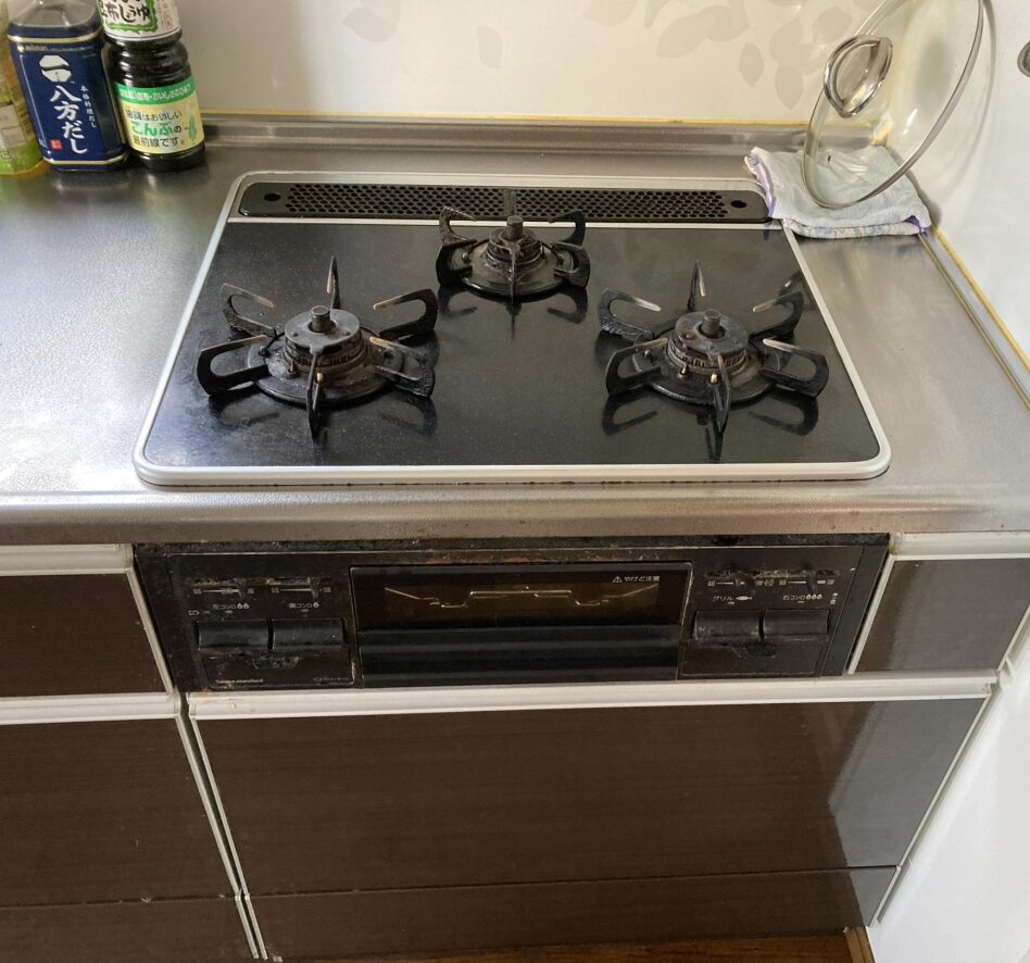 日高市下鹿山 ビルトインコンロ交換 20万4千円(工事費込・税込)