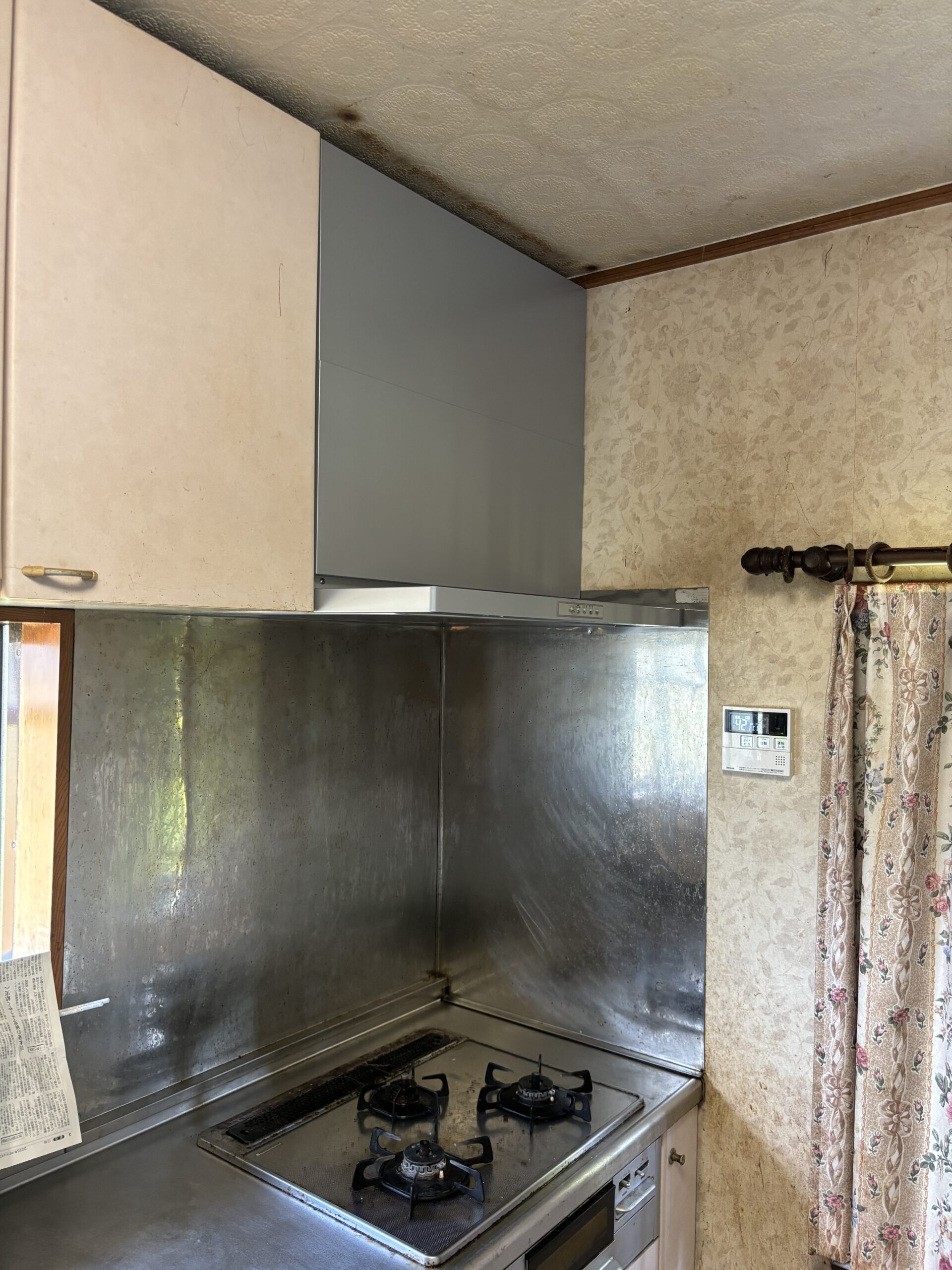 日高市猿田　レンジフード交換　14万1千円　（工事費込・税込）