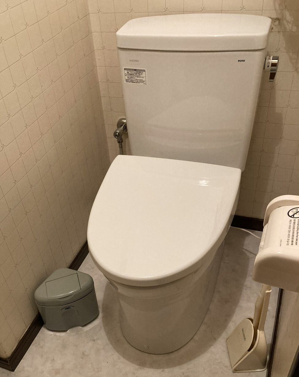 新　日高市高萩　トイレリフォーム・床張り替え　20万7千円（工事費込・税込）