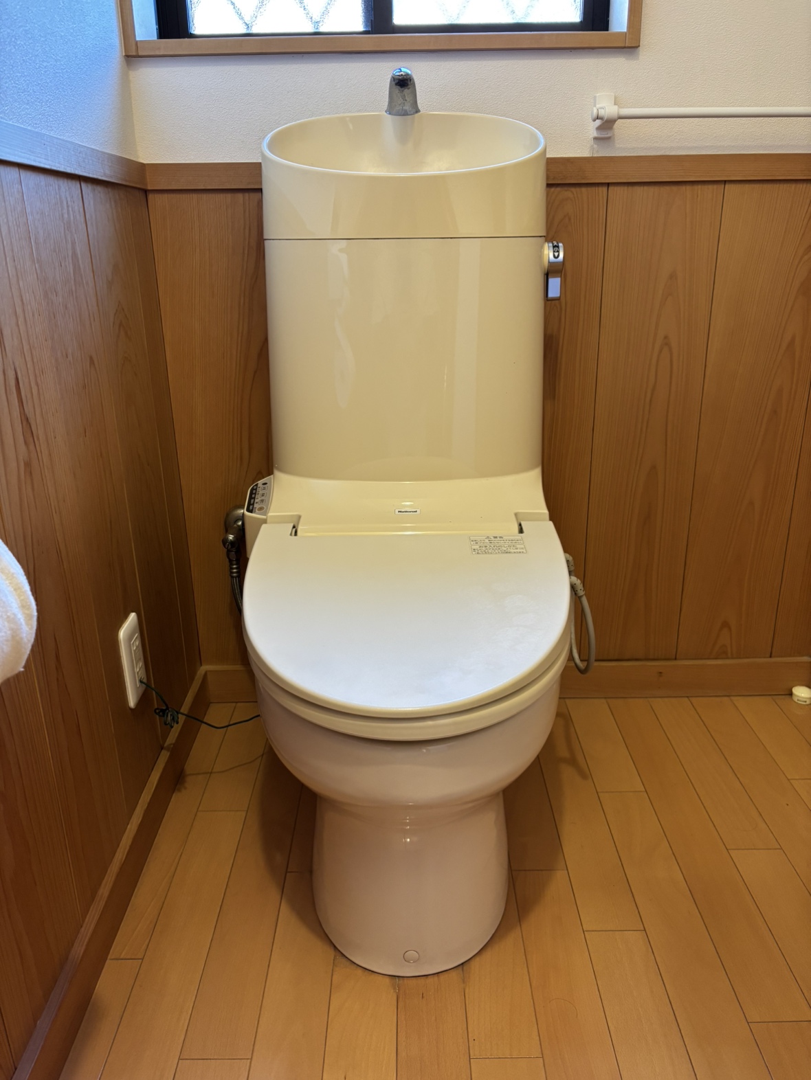 飯能市本町　トイレリフォーム　19万1千円（工事費込・税込）