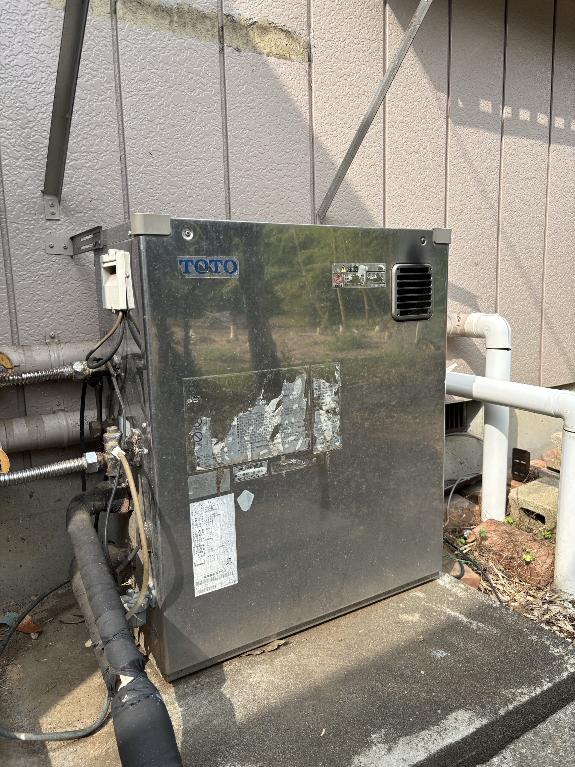 日高市中鹿山　石油ふろ給湯機交換　21万7千円（工事費込・税込）