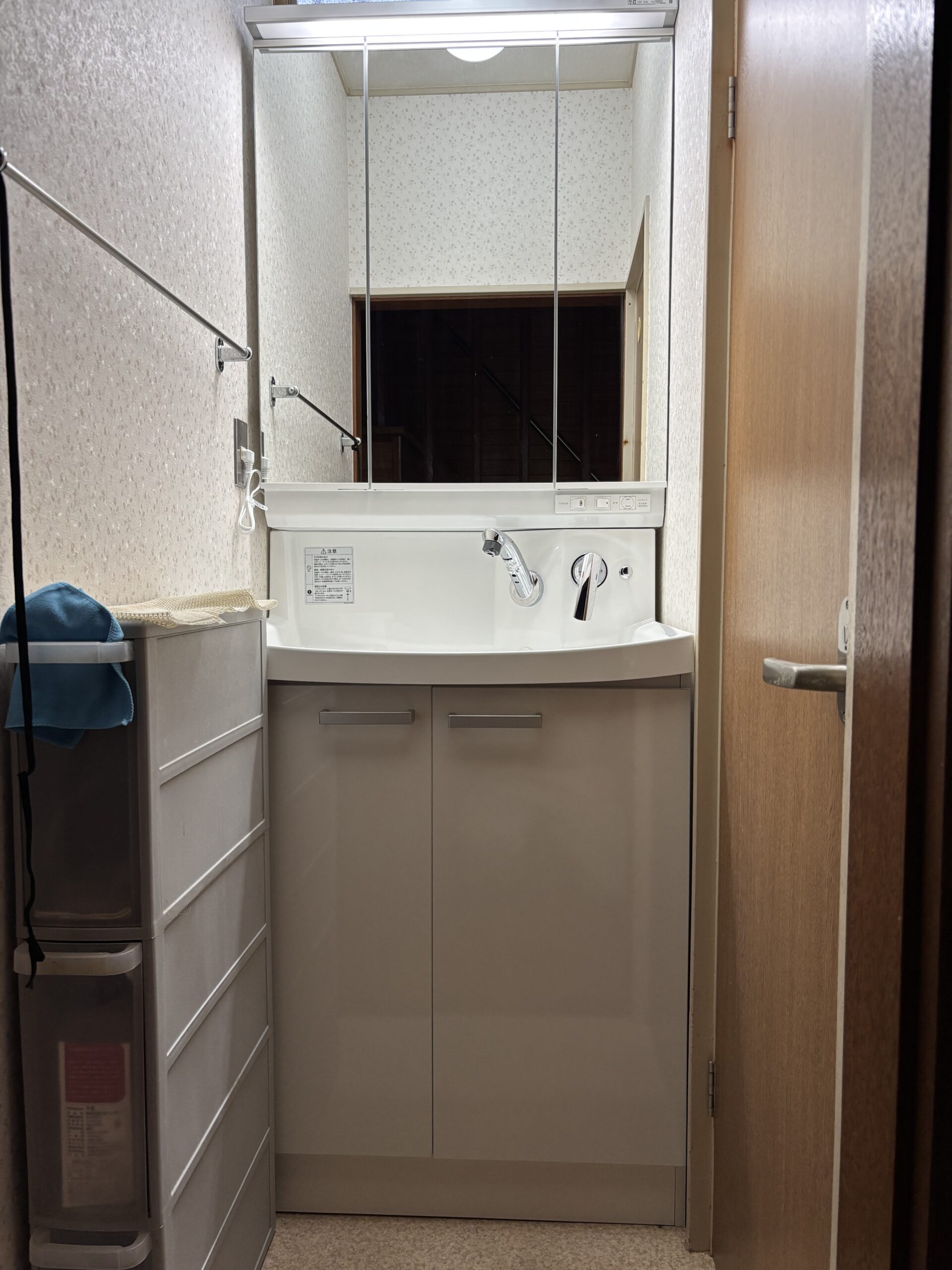 日高市高萩東　洗面化粧台交換　22万円（工事費込・税込）