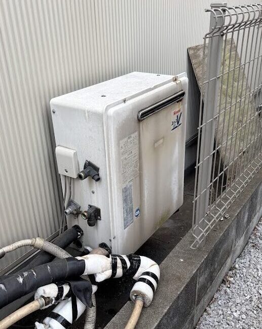 日高市武蔵高萩　給湯器交換　26万2千円（工事費込・税込）