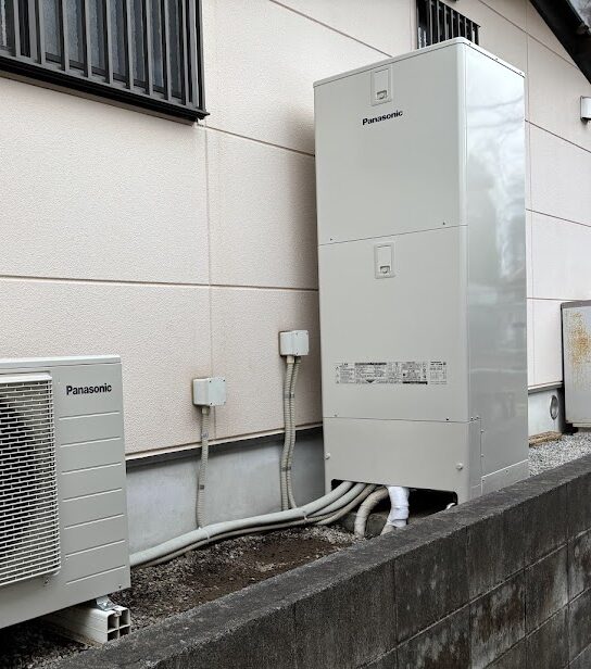 日高市武蔵高萩　エコキュート交換　64万6千円（工事費込・税込）