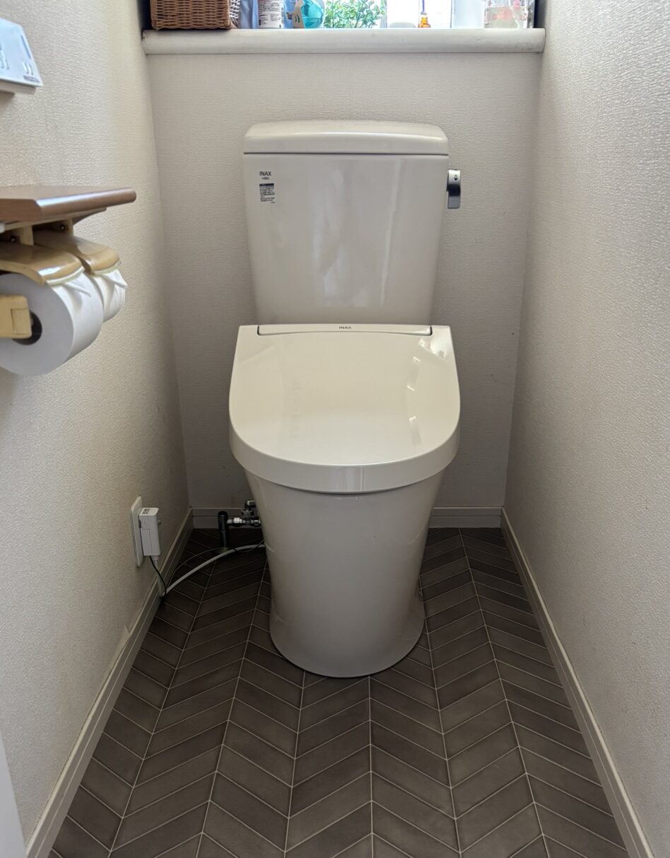 日高市女影　トイレリフォーム・床張替え　17万7千円（工事費込・税込）