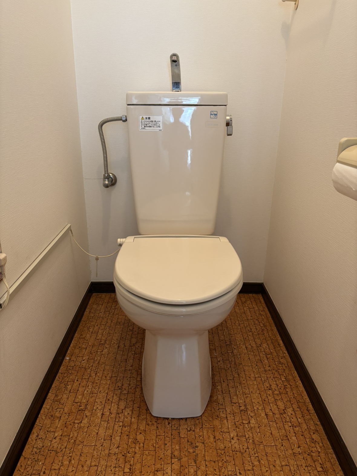 飯能市中山　トイレリフォーム・床張替え　16万5千円（工事費込・税込）